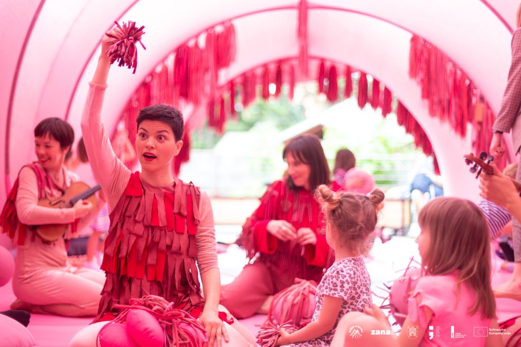 OPERA ROSA — fotografija 3